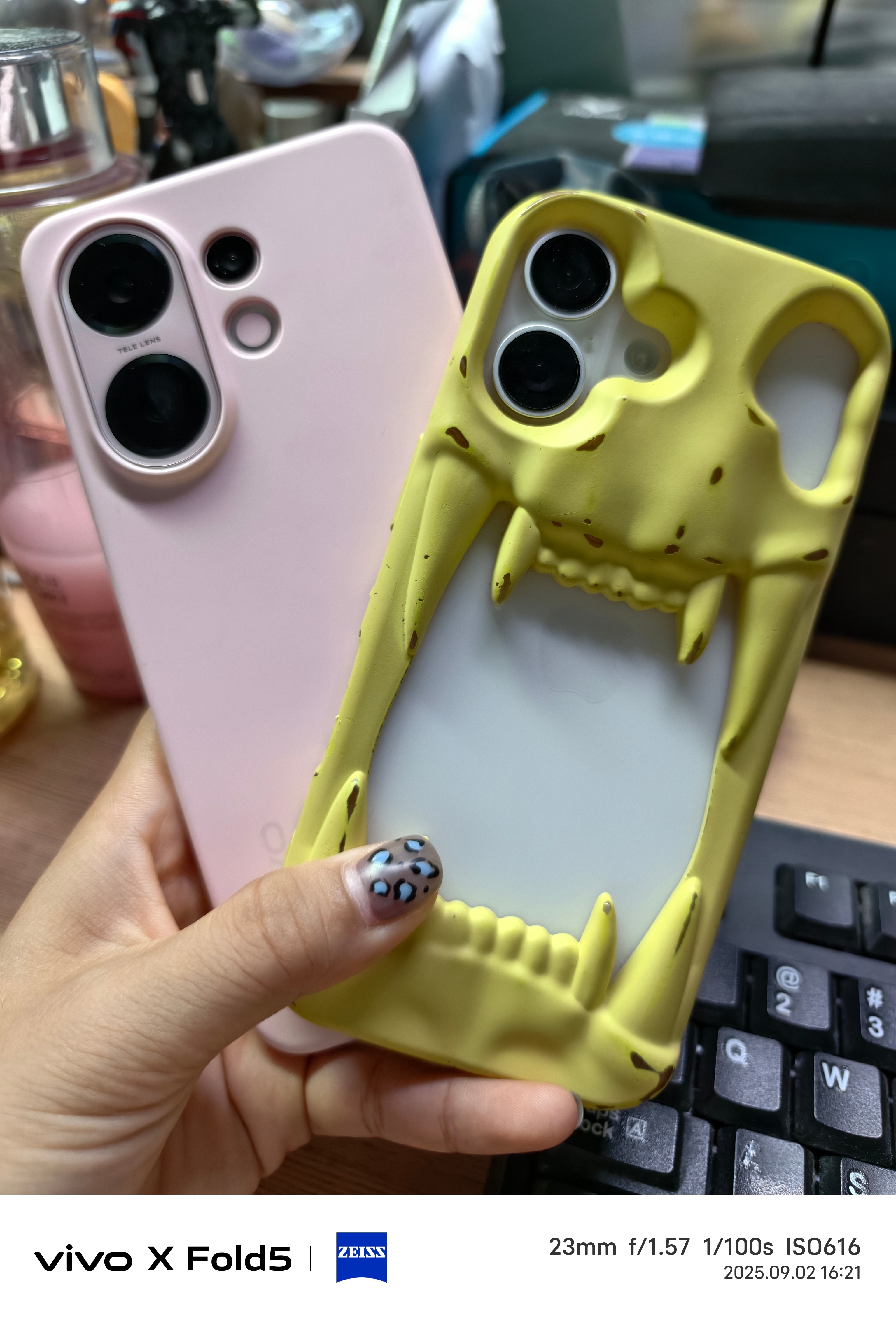 安卓换iPhone后的尴尬瞬间 双持老把电源键和音量键搞反，本来想调大音量，结果
