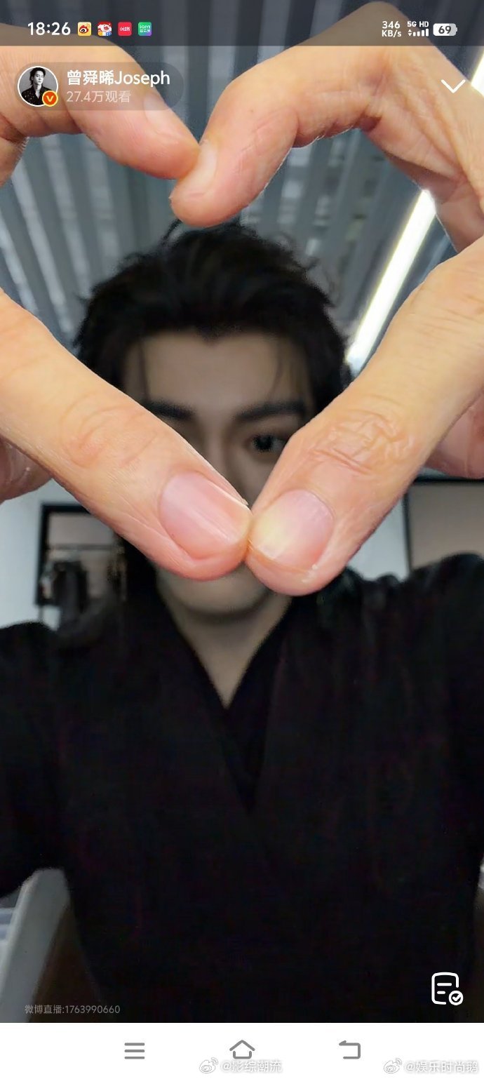 曾舜晞回应下部戏拍什么各种题材都在接触，粉丝许愿无限流悬疑现代剧他都乖乖点头，来