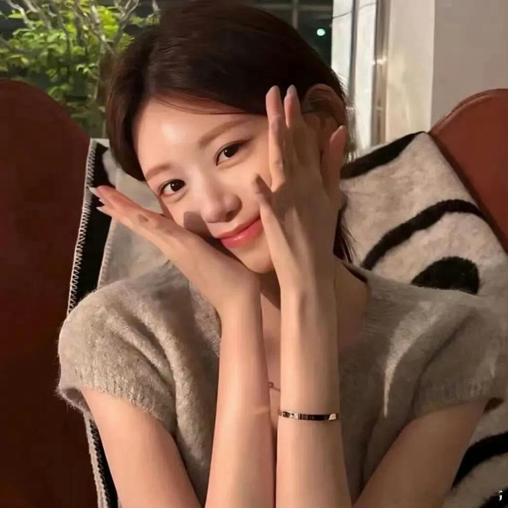 #甜宠文[超话]#                      可爱侵略性研究报告