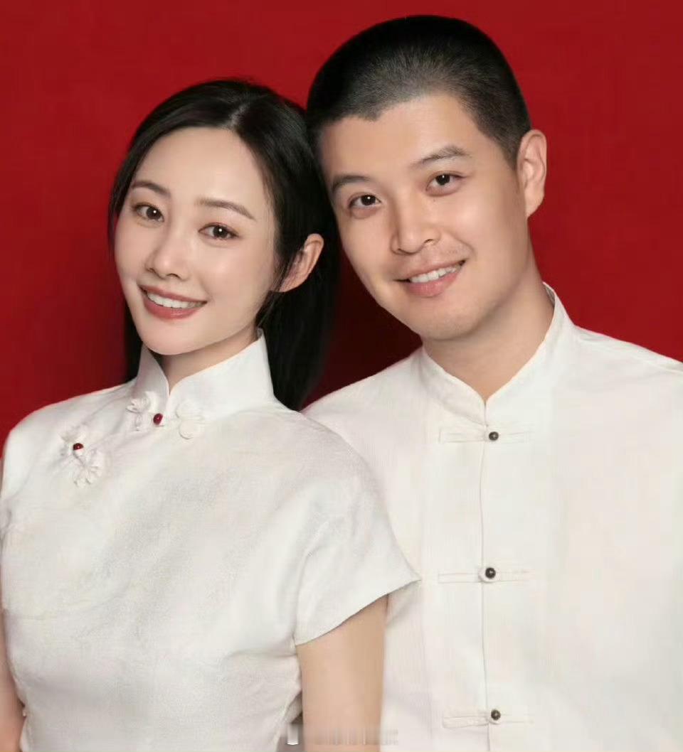 马頔李纯结婚证居然是手写的马頔李纯结婚证是手写版的这波狗粮，我吃了！🍋 