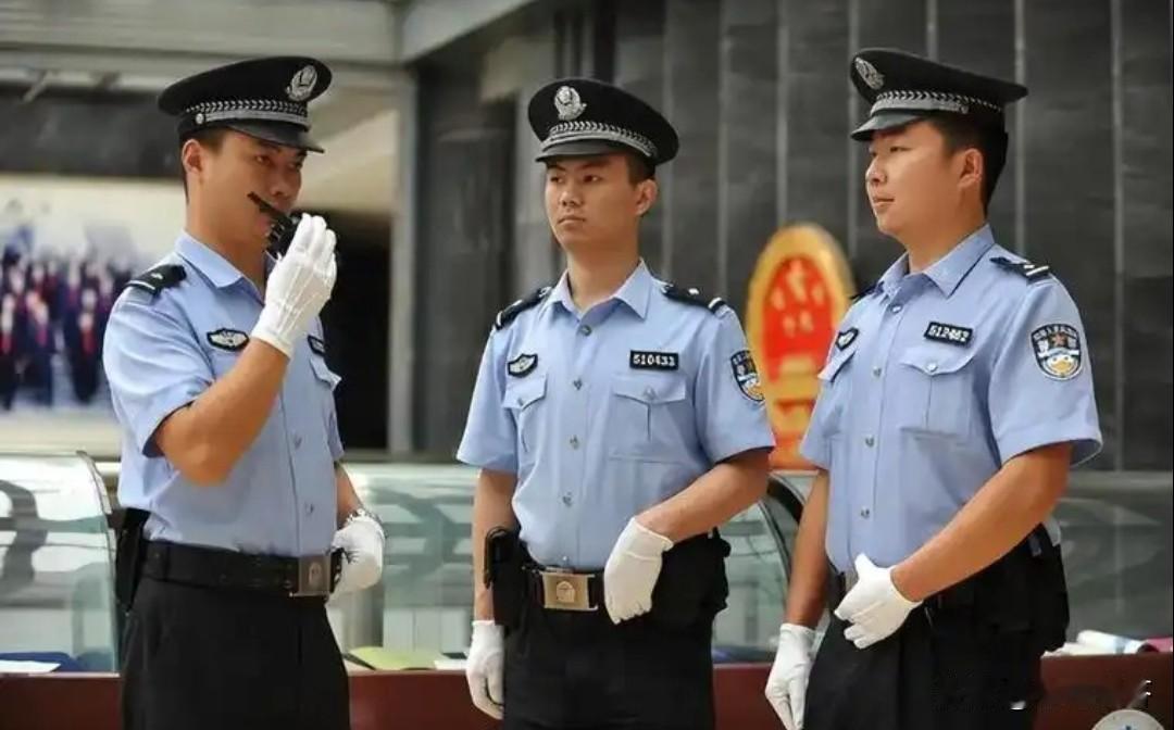 ‌请问：法警属于警察编制吗？

答案：属于，法警是人民警察的正式警种之一，是人民