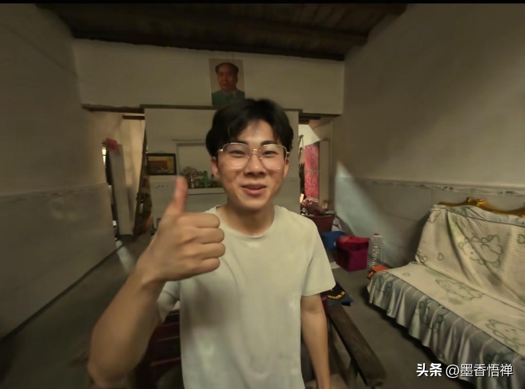 这才是学以致用该有的样子！大二男生自驾返校，不游山玩水，沿路为乡村老人免费修家电
