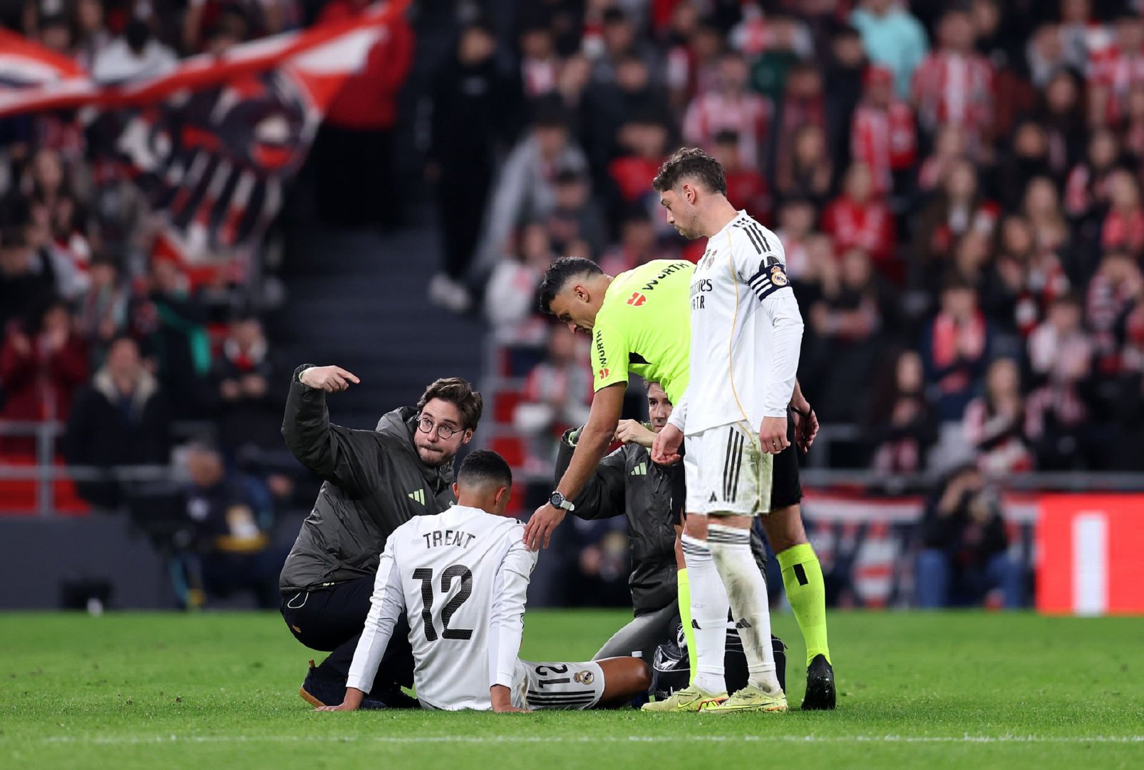 【José Luis Sánchez 🇪🇸】卡马文加只是脚踝不适，人们对此感