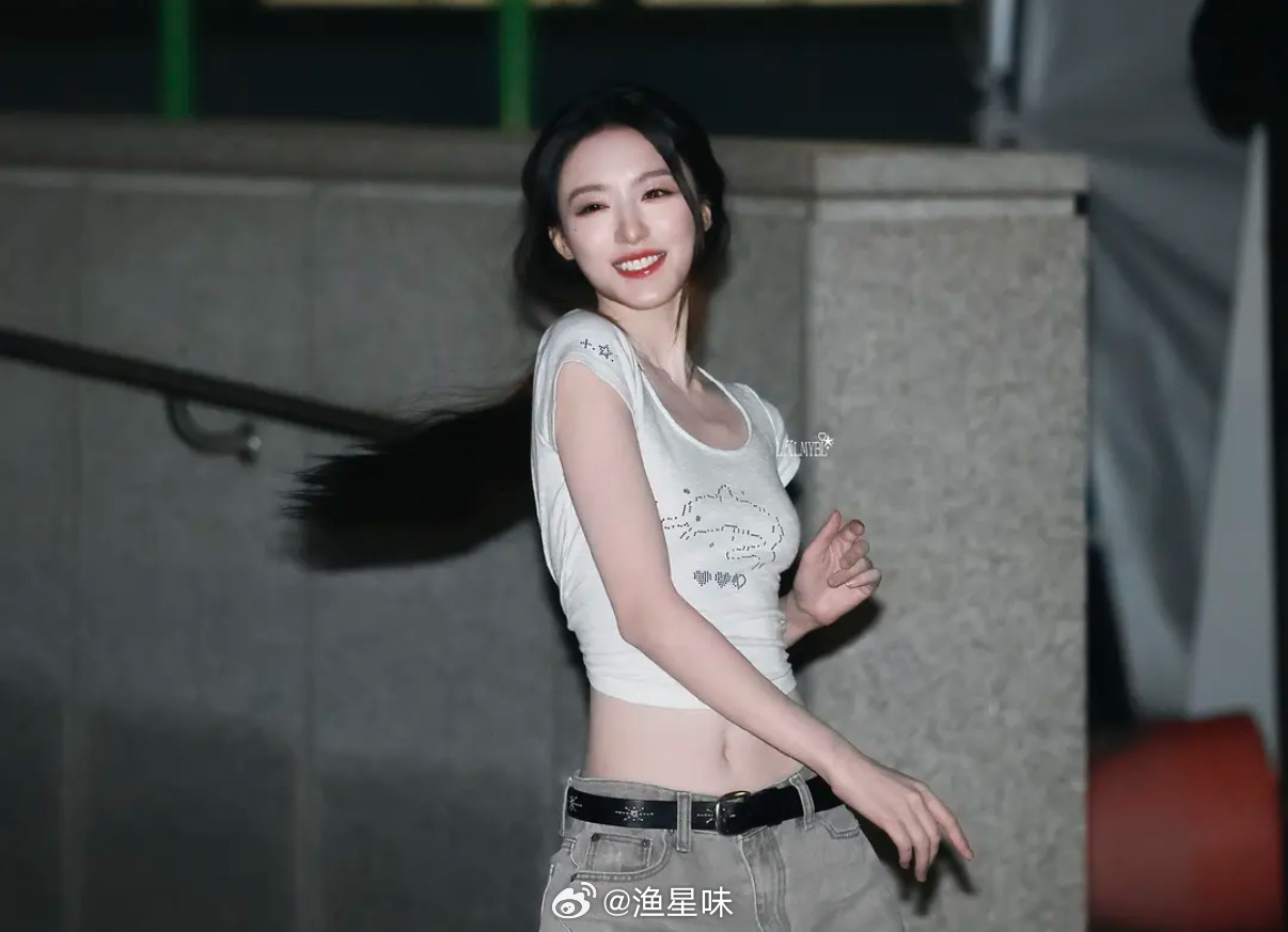 叶舒华现在也太瘦了吧！吸吸瘦气 