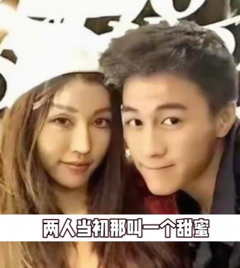 何猷君辟谣私生子传闻 据网络传言，何猷君与by2妹妹孙雨有私生子。何猷君回应，六
