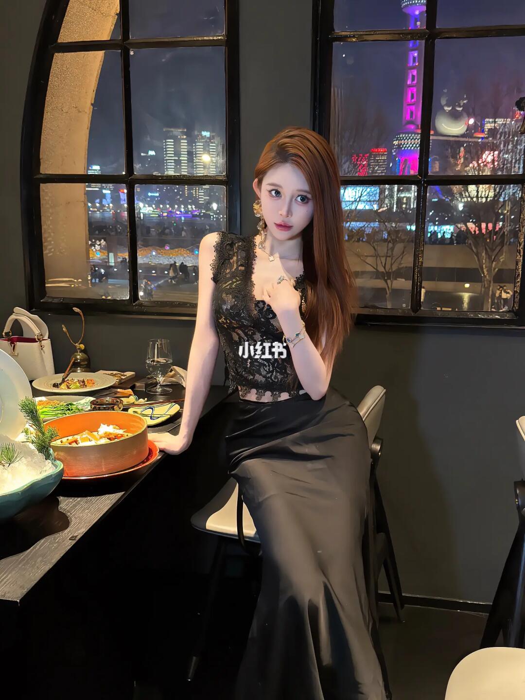 喜欢吃饭的漂亮姐姐