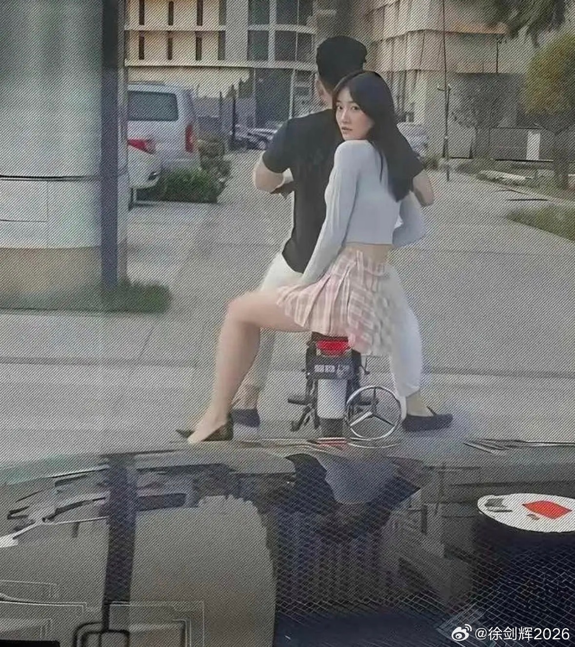 别看了，好好陪着他吧 