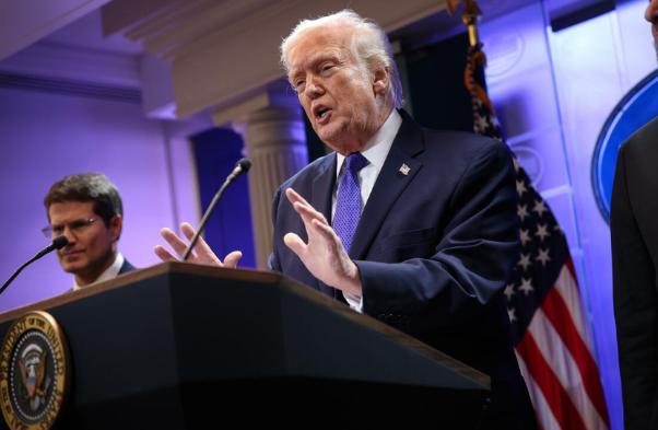 美国故技重施，再对中国启动301调查，这次野心还更大！
 
据外媒报道，当地时间