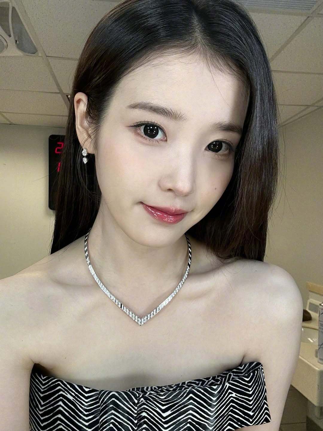 【Ins】IU Ins更新照片，超美女神~IU