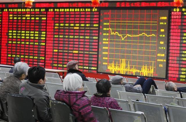 本周A股走出剧烈震荡、极端分化行情，典型存量资金博弈、高低快速切换。上证指数周线