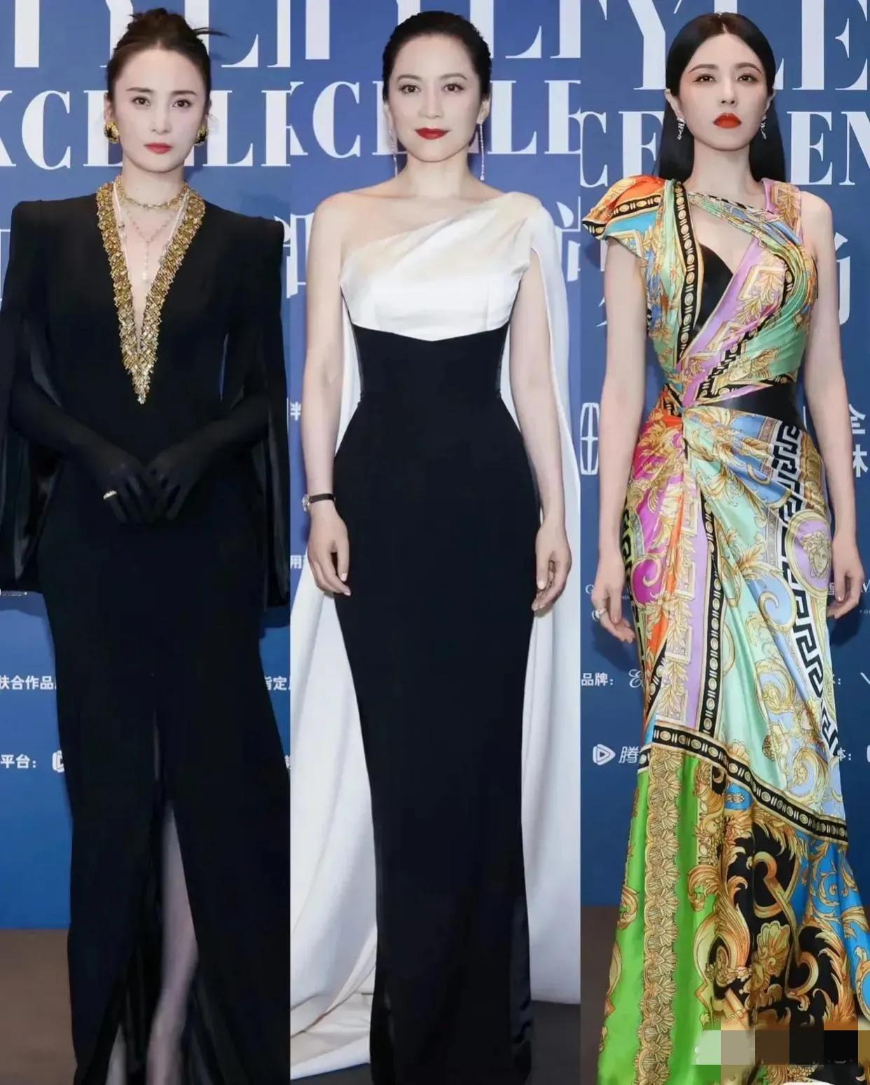 岁月不曾败美人，三大女神同框，蒋勤勤妆容精致，性感妩媚。俞飞鸿气质优雅，肌肤白皙