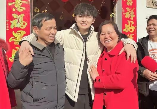 全网吵翻！江西被拐小伙彭聪聪，历经 21 年终于找到亲生父母，却做出了让所有人震