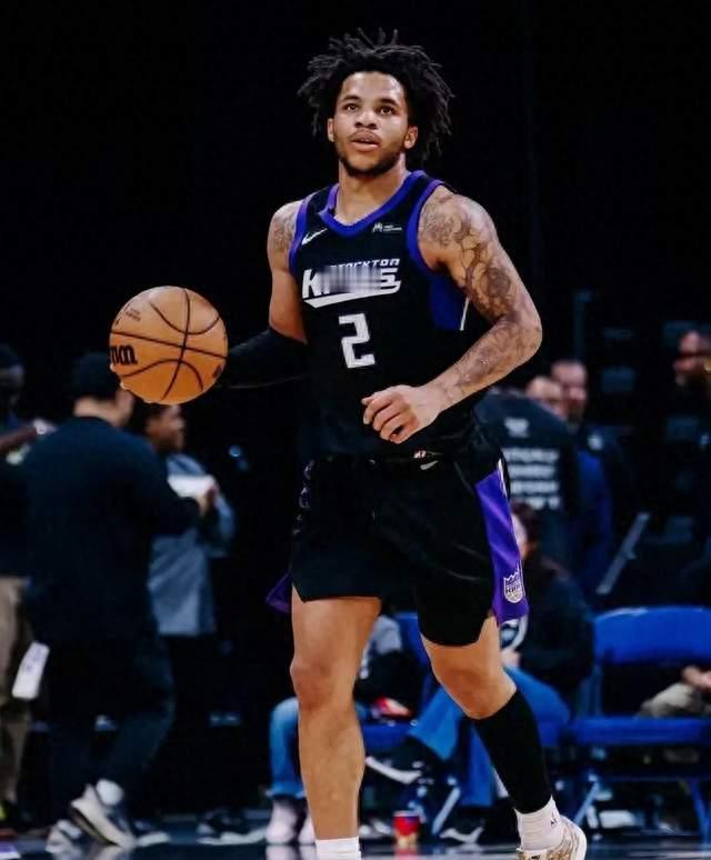 两名CBA旧将重返NBA！76人官宣签下法尔小尼尔森以及圣·托马斯