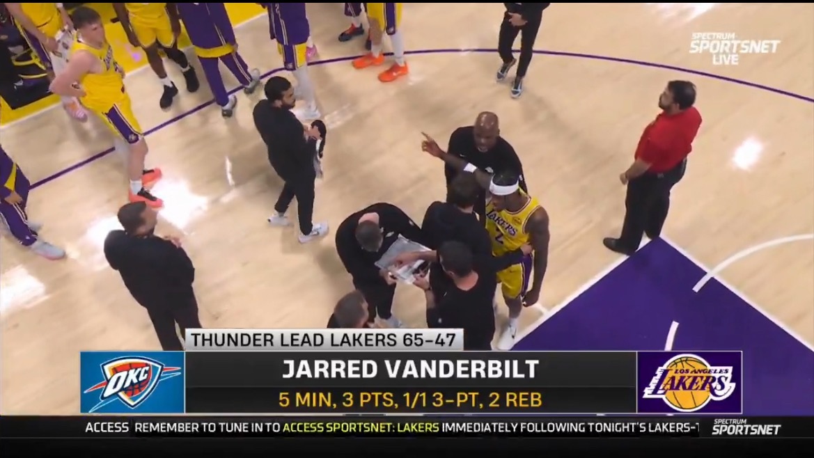 雷迪克表示，他和范德比尔特的争执“并非针对个人”，这只是一次很平常的交流。雷迪克