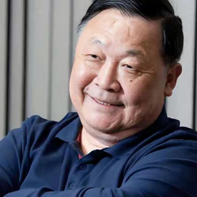 曾经红透半边天的“老顽童”周伯通，如今竟瘫痪在养老院，靠救济金拉扯成人尿布度日？