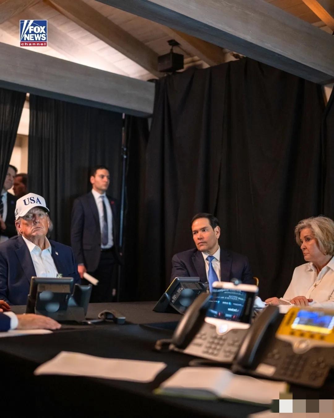 特朗普今天（3月1日）发文说：“哈梅内伊，史上最邪恶的人之一，死了。

这不仅是