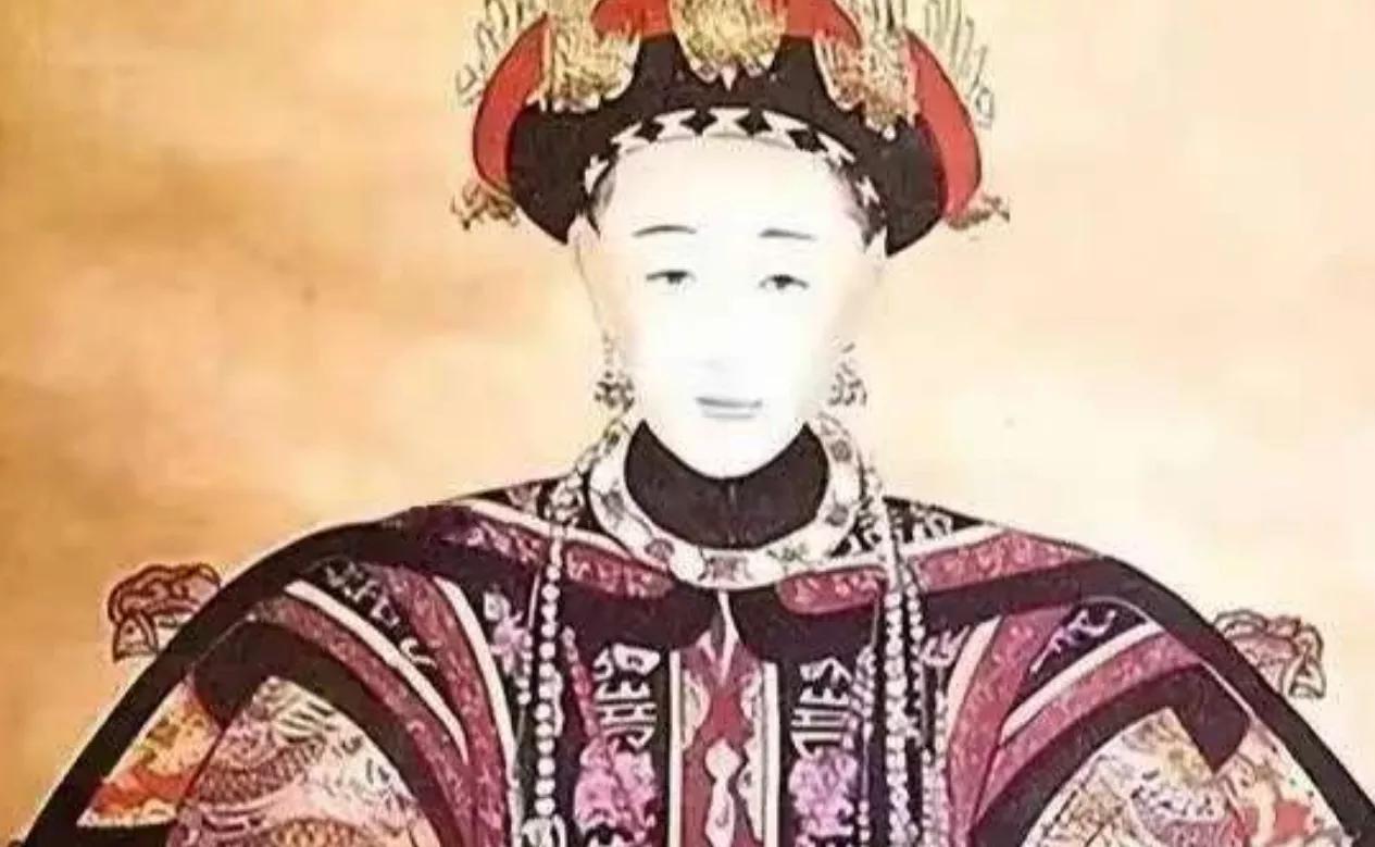 1875年，皇后阿鲁特氏被慈禧软禁，四天内没有吃水米，快要死的时候，她收到了父亲