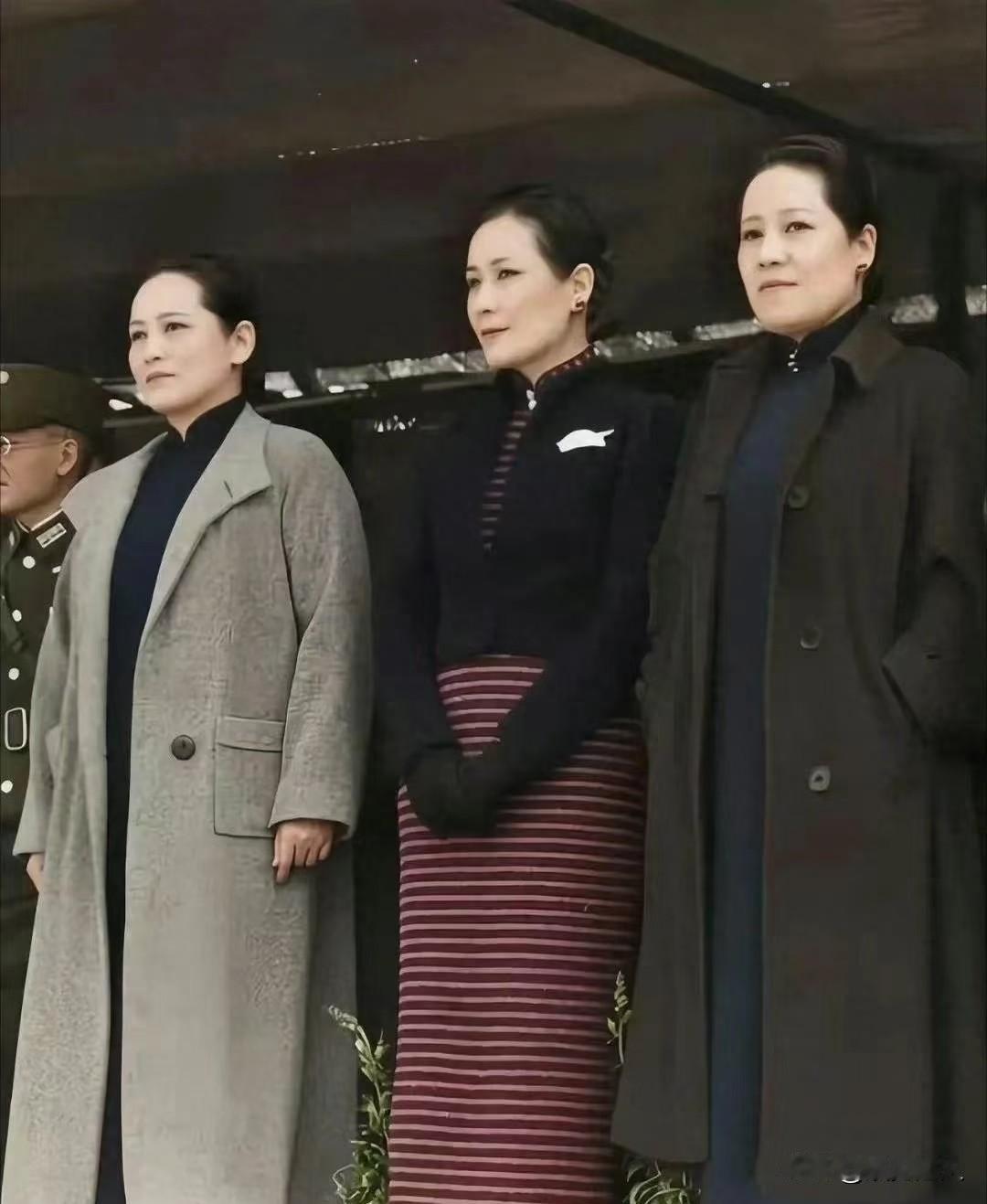 这三位姐妹的气质哪个演员能驾驭？咏梅演（庆龄）俞飞鸿演（蔼龄）邬君梅演（美龄）这