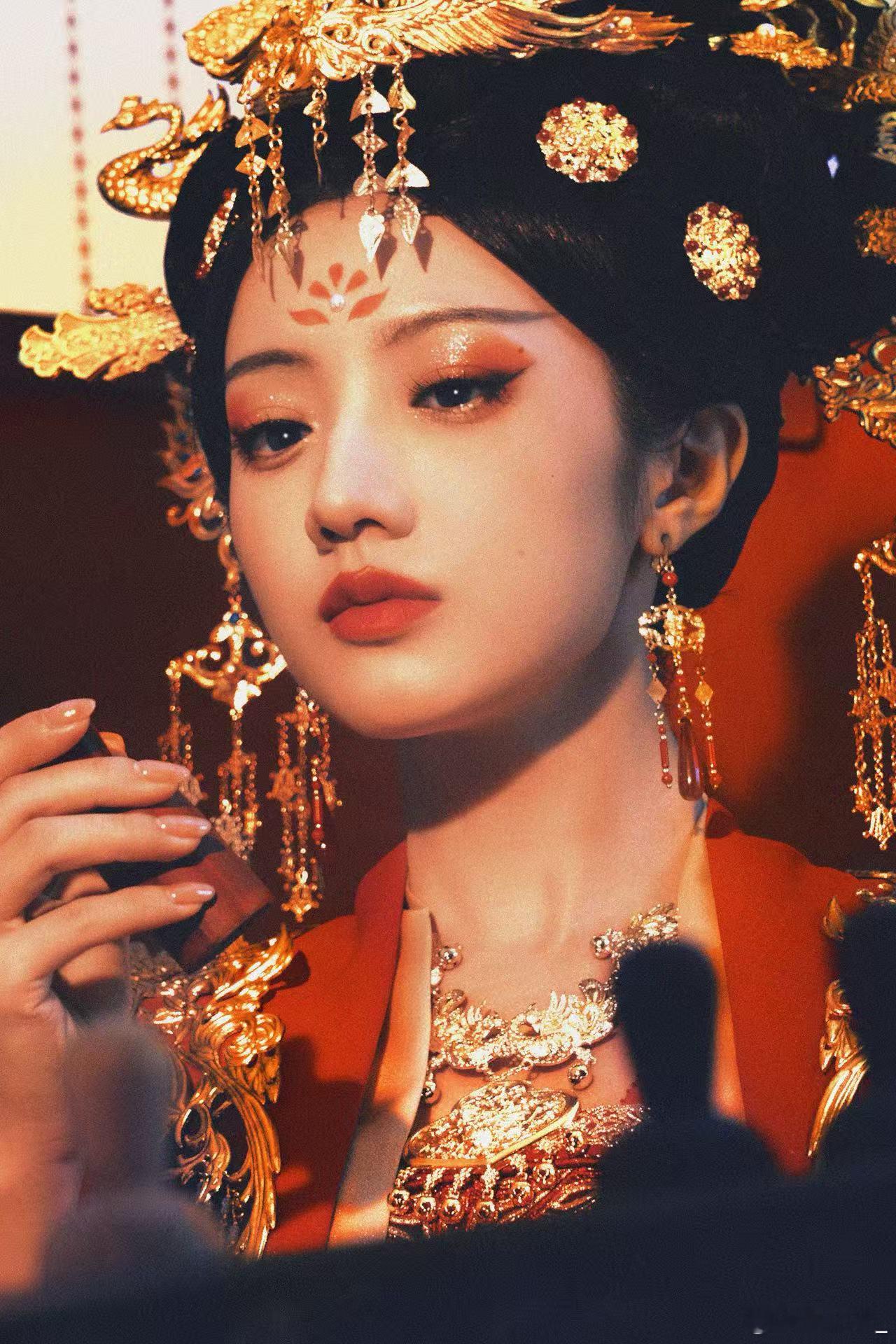 这张我喜欢了很久的小黄居然也是朱山尽拍的