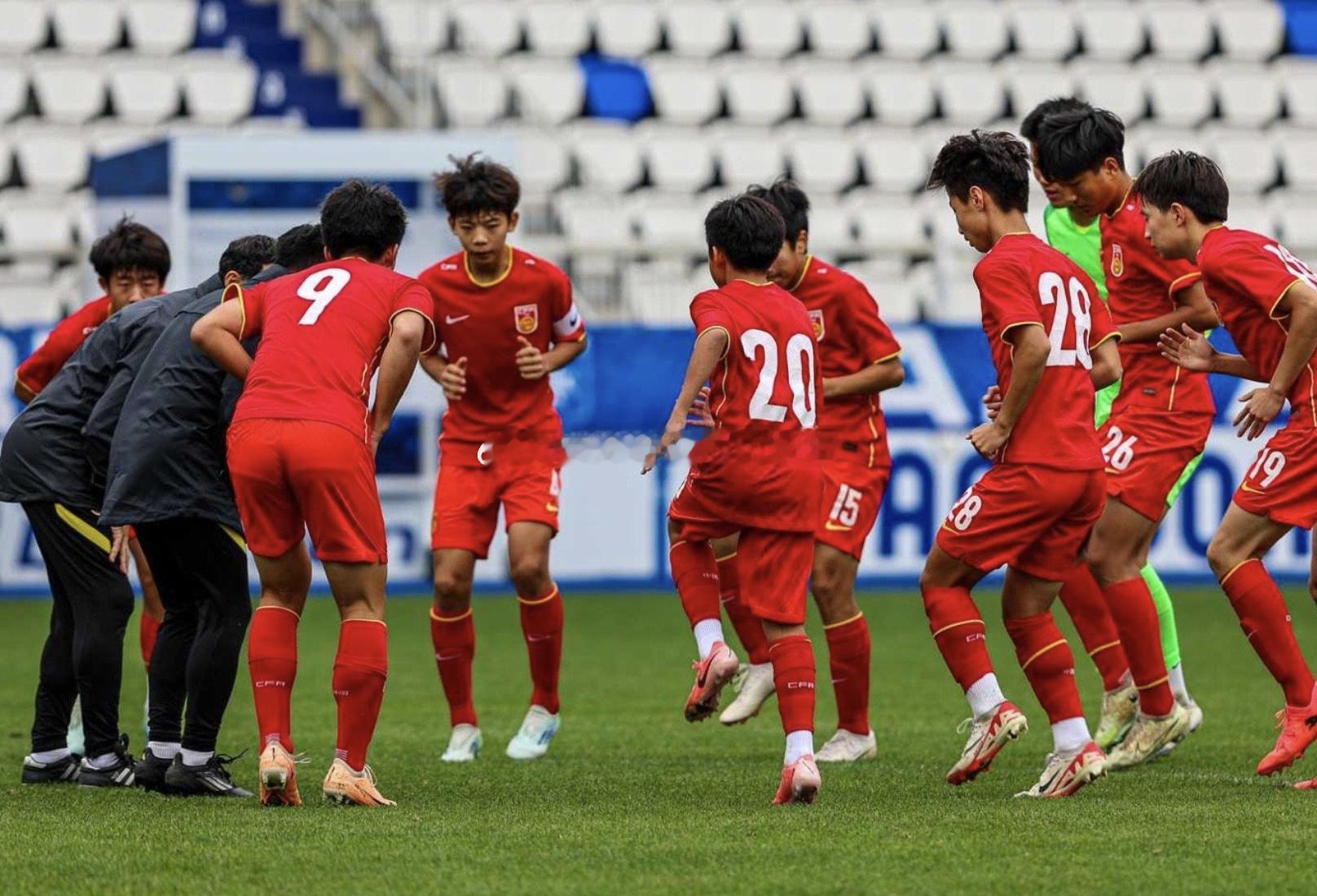 中国U14国少3-1战胜法国欧塞尔同龄梯队，本次法国拉练两胜一平保持不败。本场比