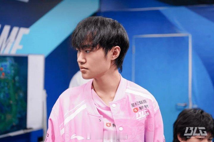 还有谁！！Knight生涯14次进入LPL最佳阵容 位列LPL历史第一！今日，英