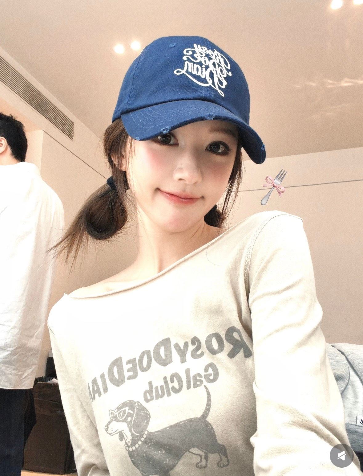 国庆节来了，出来给大家发两张自拍！ ​​​
