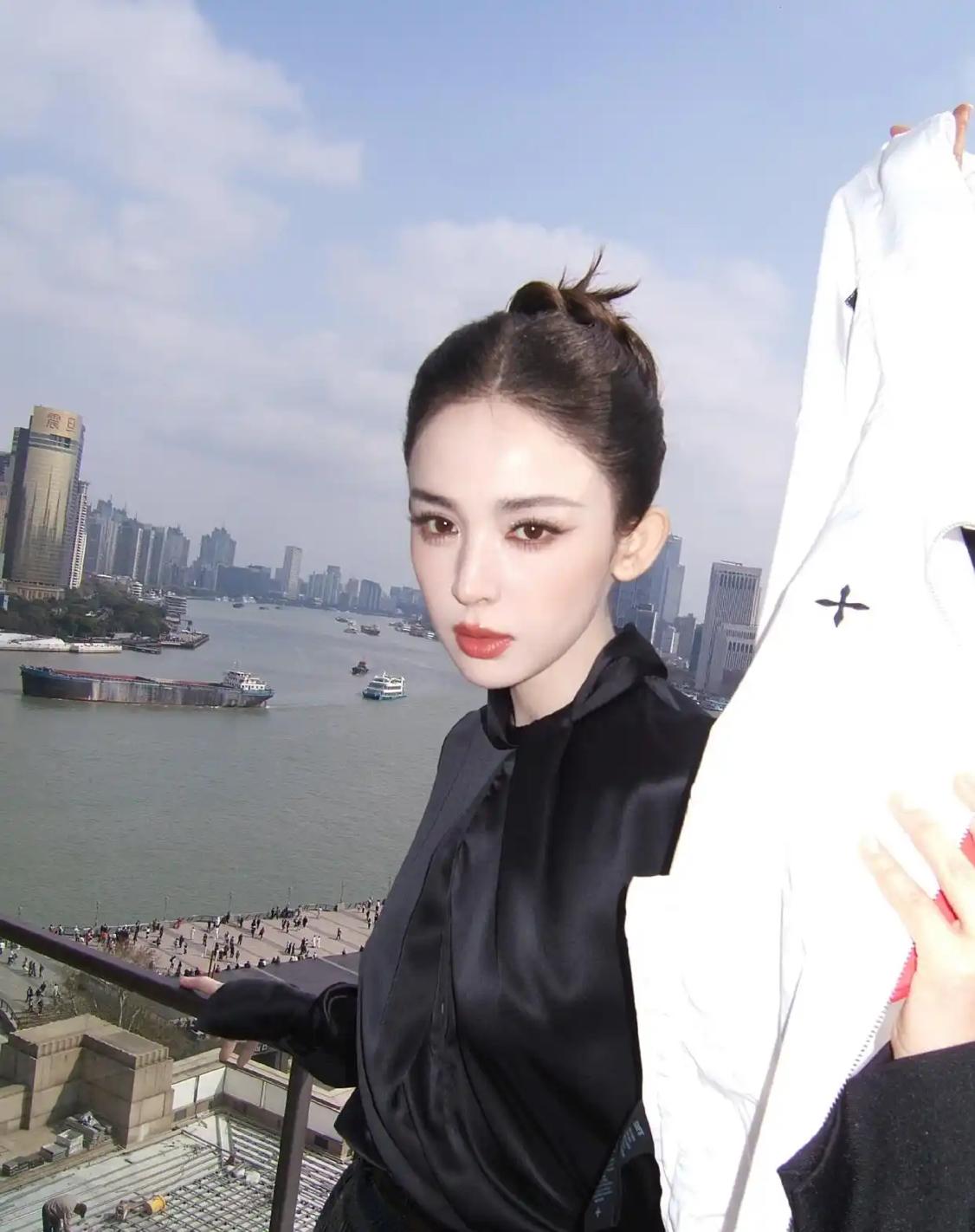 我的今日状态：💰期待暴富
我这里的天气：🌤️多云