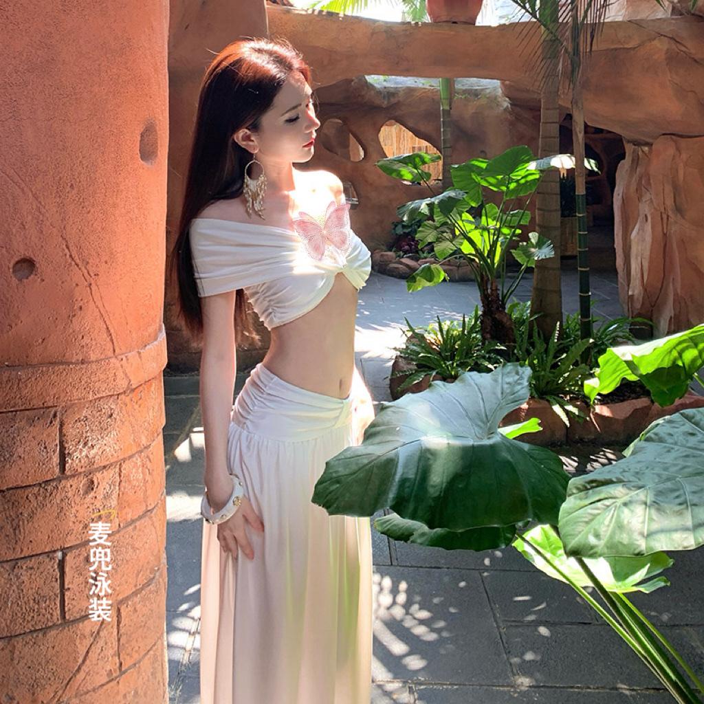 简约高级泳衣｜度假氛围感拉满～显瘦显白绝美
度假风泳装美女 比基尼度假穿搭 泳装