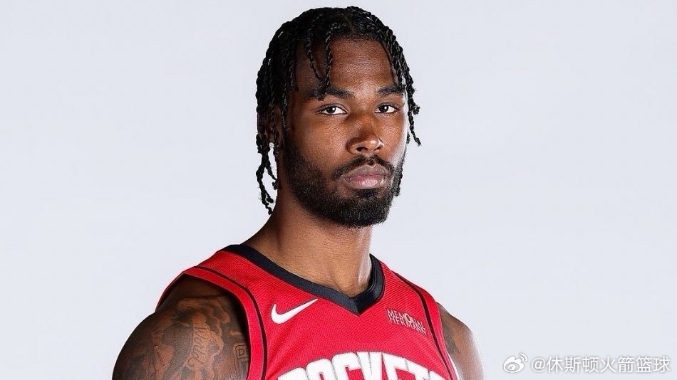 塔里·伊森过去7场比赛数据：▪️场均7.7分▪️投篮命中率38.3%▪️三分命中