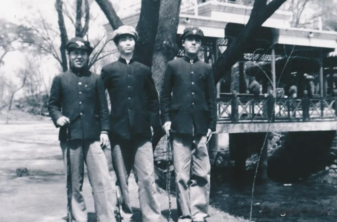 1936年4月17日，刚参加完“一二·九运动”的郑天翔（22岁），与清华同学赵德
