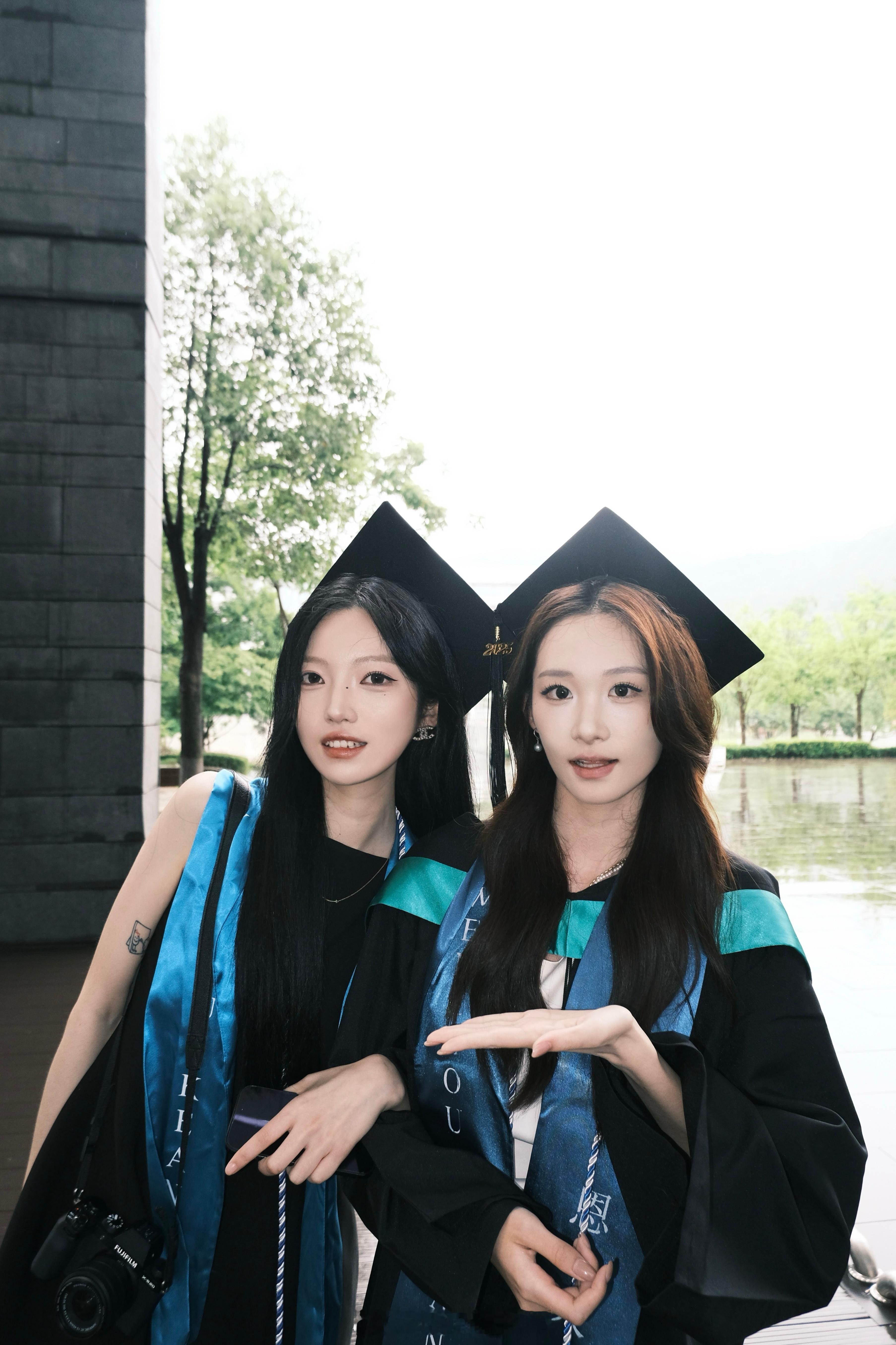 我补药毕业..希望大家都越来越幸福！ ​​​