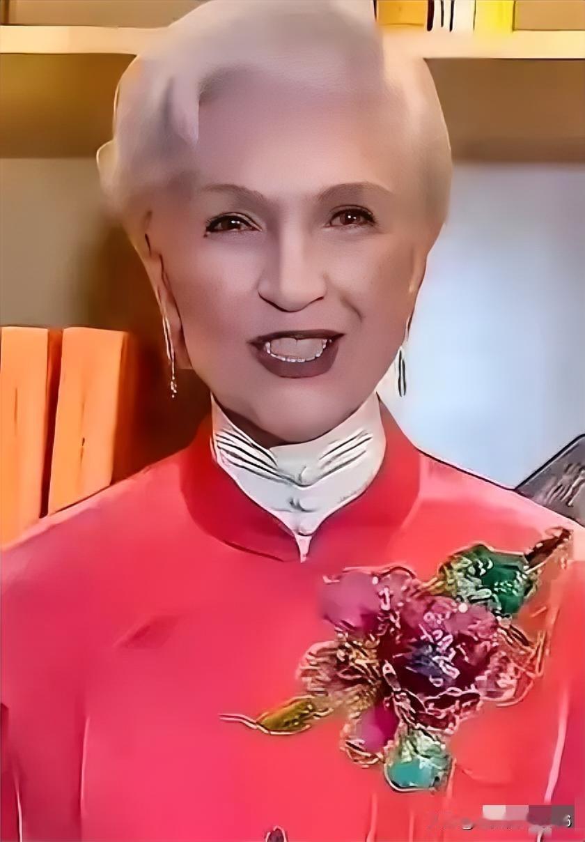 突发！世界首富马斯克的母亲梅耶，在社交媒体上公然表态：中国在公路、隧道、建筑、基