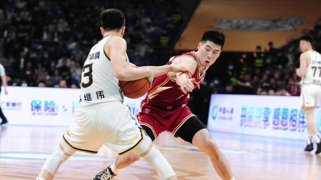 14分！关键战难证明，升级防守暴露短板，成长为超级球星仍需蜕变
CBA总决赛第三