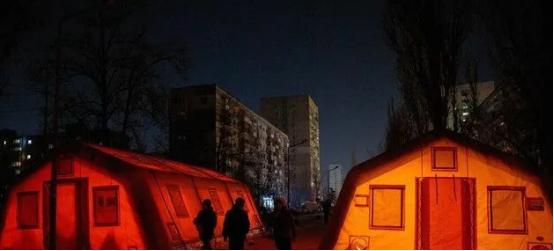 乌克兰做了一件比发动空袭还狠的事：直接向克里米亚当地民众发放手册。
 
麻烦看官