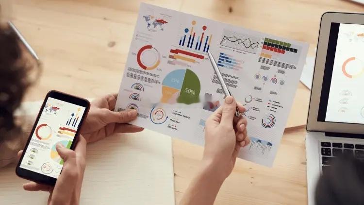 《股市早评》一、财经消息1、美股三大指数集体收涨， 道指、标普500指数均创历史