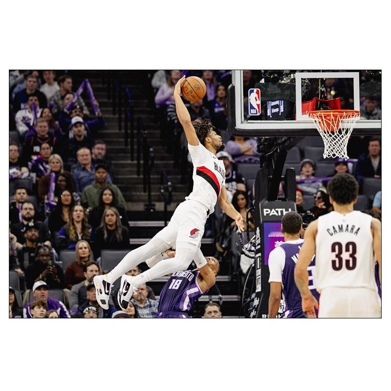 头上有什么飞过💥 