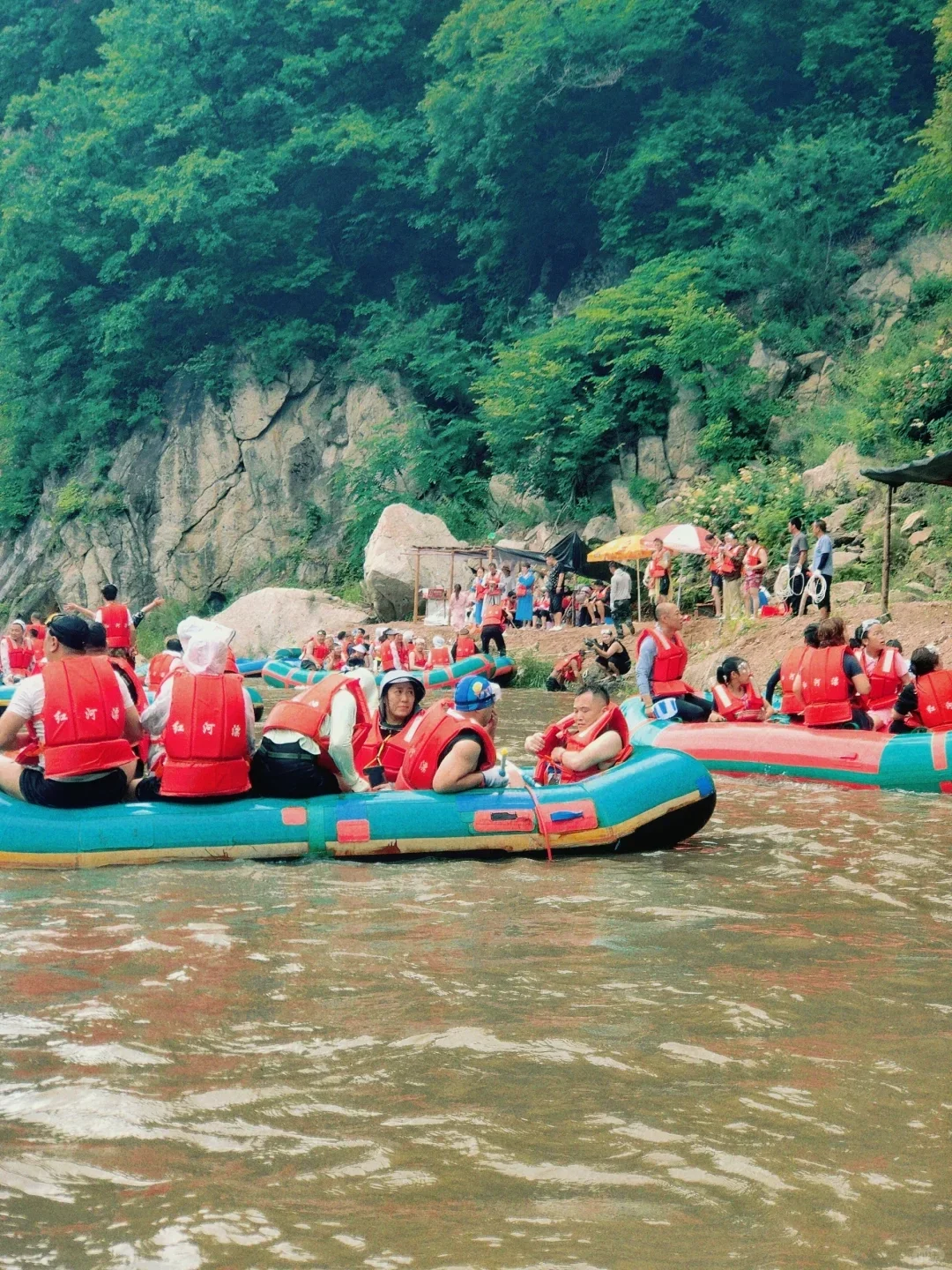 寻找夏日清凉，进山红河谷