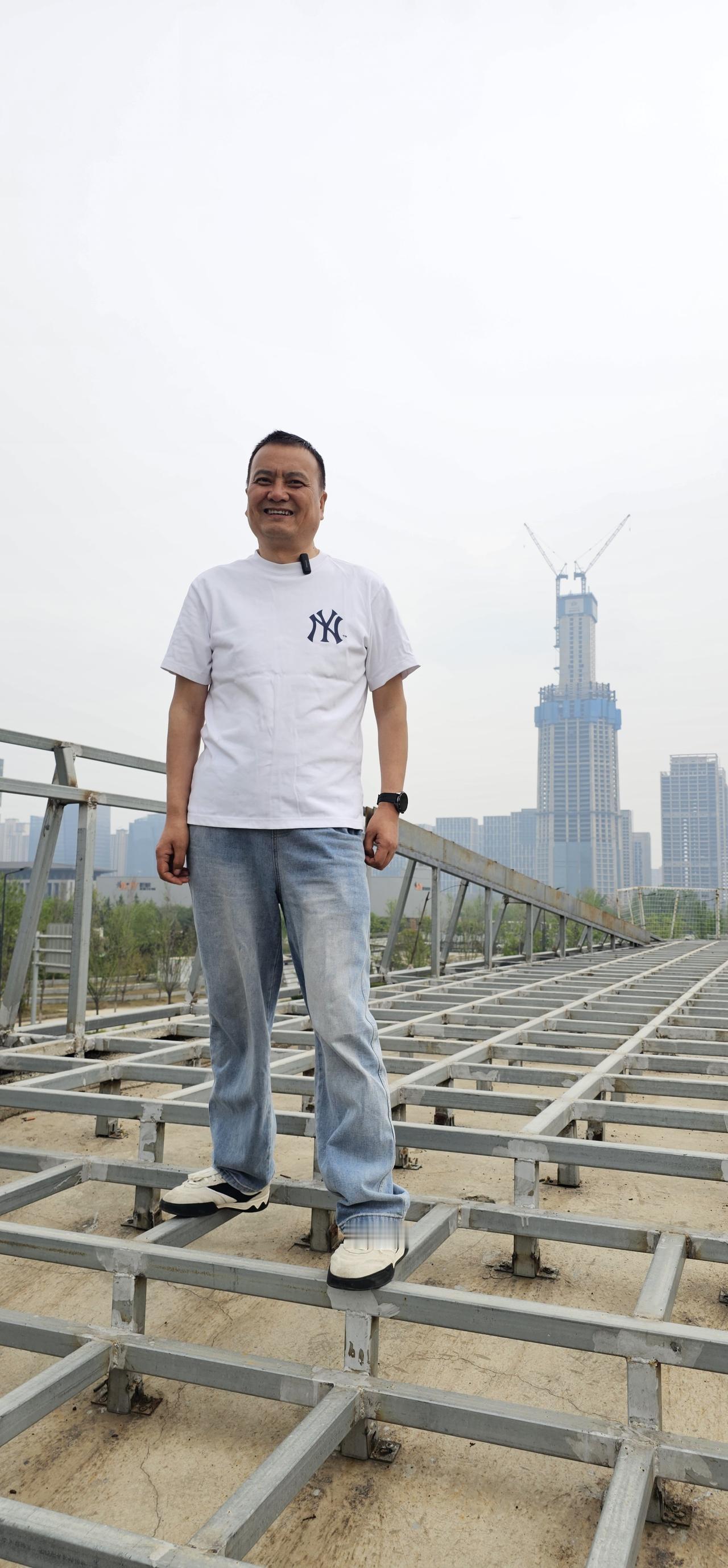 西咸楼市快讯：沣东奥莱开工了。为了西咸的发展真的操碎了心，爬高踩低不容易[呲牙]