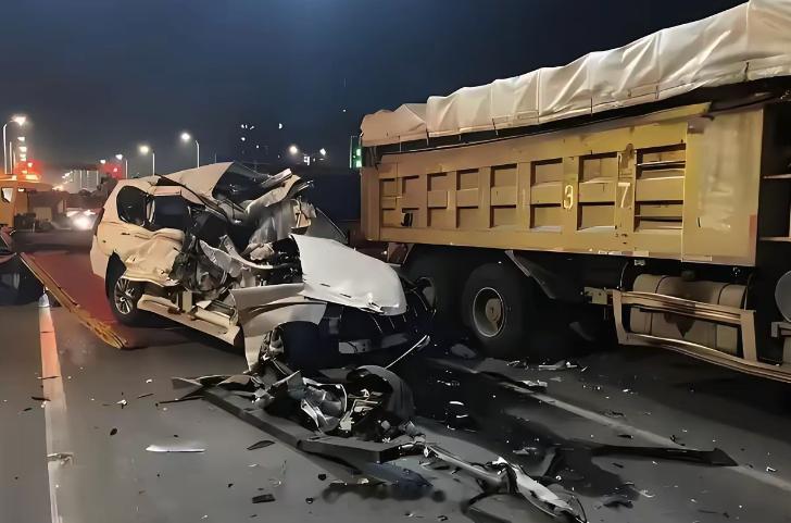 新华财经和中汽研联合发出的这份报告真的值得一看，澄清了关于新能源汽车的9大安全误