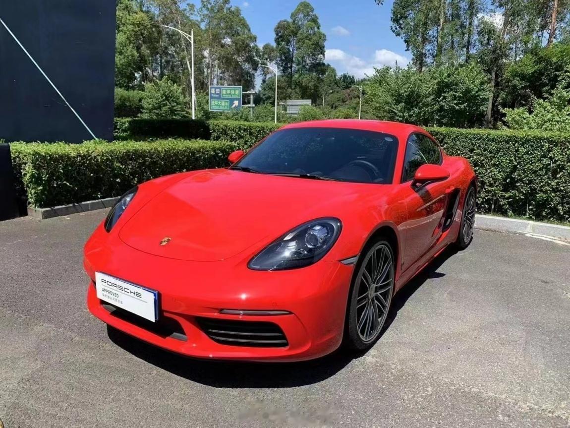 保时捷 718 Cayman 卫红/黑色2021年5月上牌，行驶了18800公里