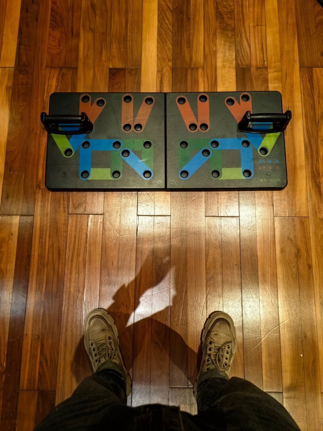 老实说，这个“多功能俯卧撑板”，真的是徒手健身非常好的工具，谁用谁知道[赞]用这