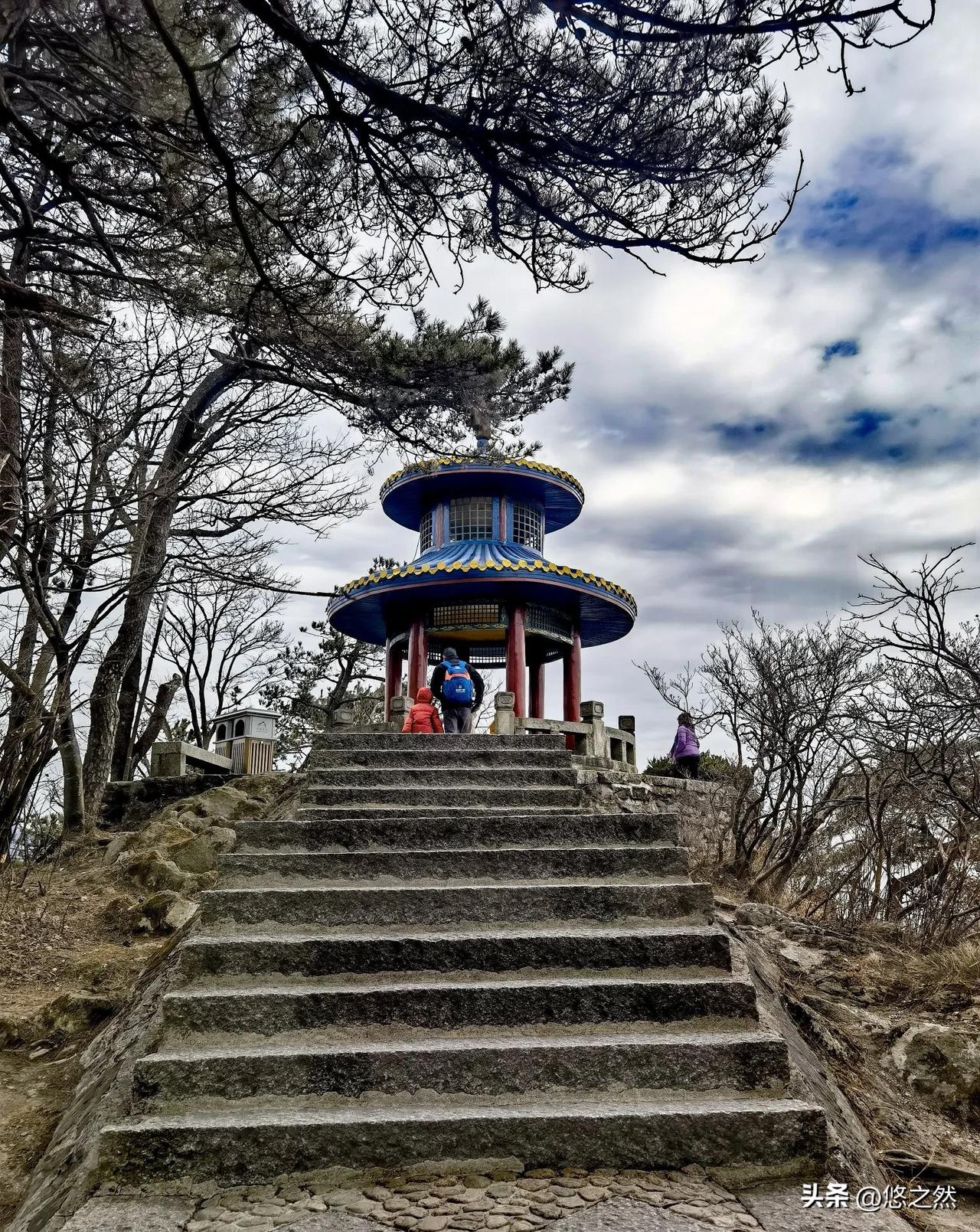 寒冬登上庐山，大多游客或都是冲着庐山的冰雪而来的。然而今冬的庐山，已经是农历的腊