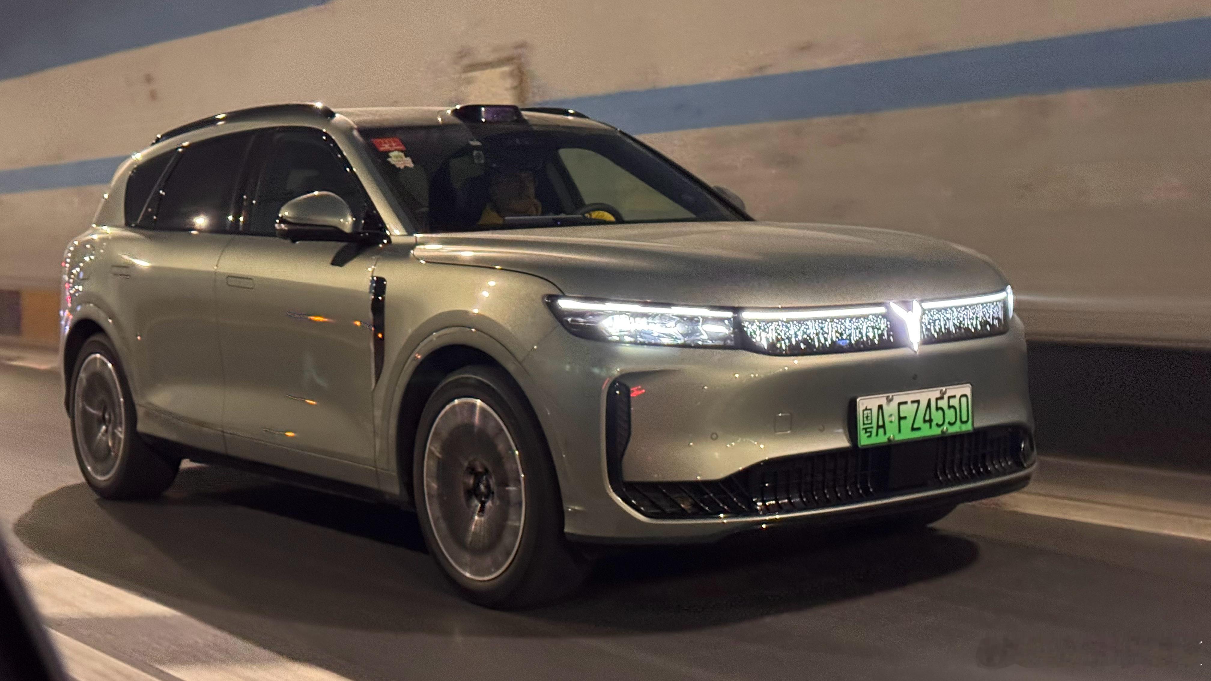 着急上班的我，只能日行千里粤车南下 一路顺畅，基本没有拥堵有缓慢的路段基本是大家