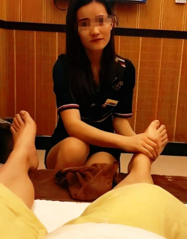 湖北武汉，一小伙和朋友去按摩店各自点了一位女技师，小伙点的女技师能提供 “手推”