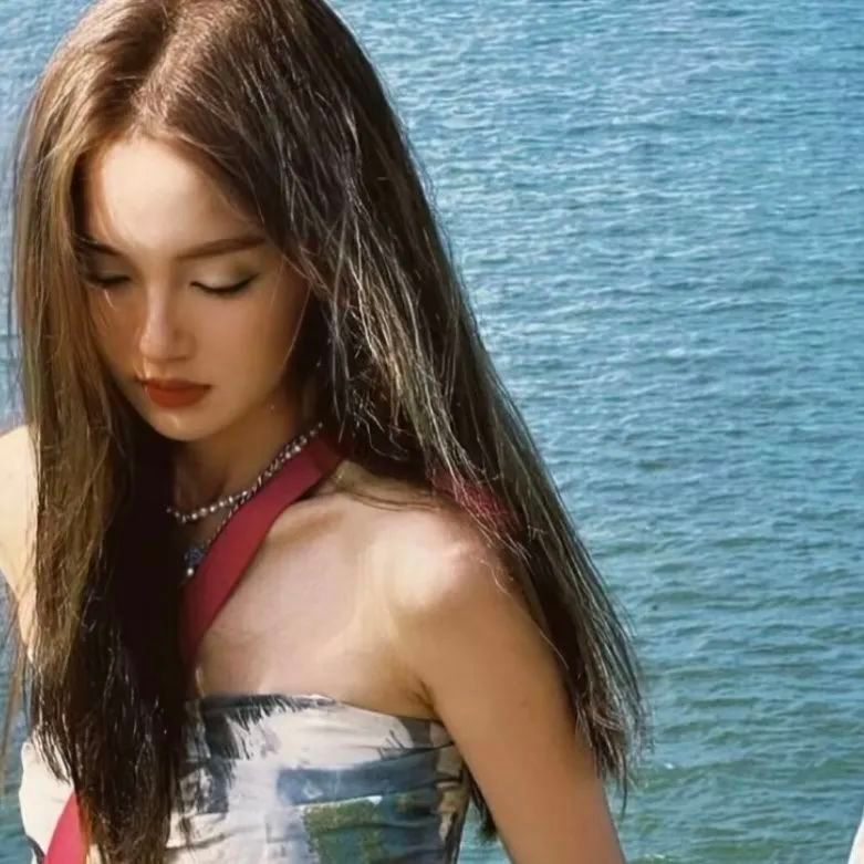 #情侣头像[超话]#海的声音很动听你和我讲话我也很动心 ​​​