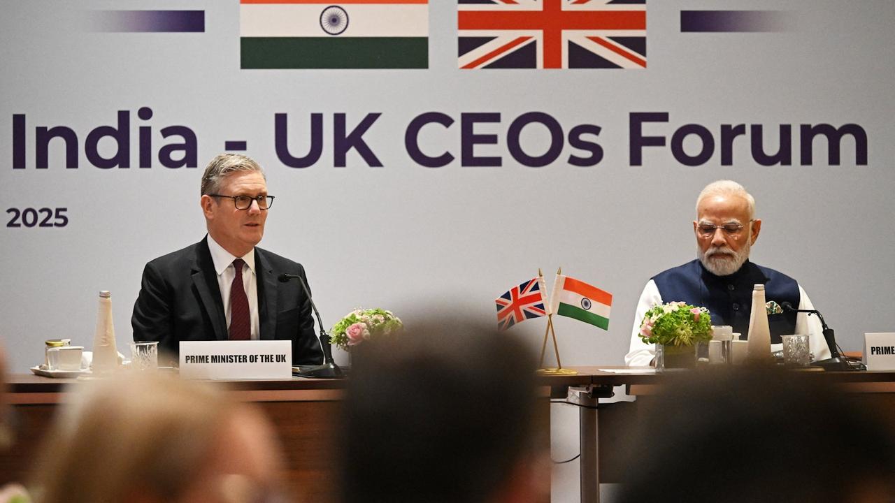 主仆  印度总理莫迪（Narendra Modi）和英国首相施纪贤（Keir S