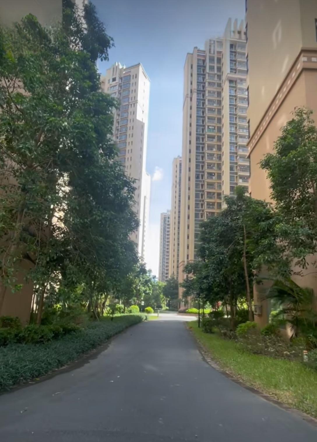今天想问一下大家，如果你不小心上错了车，会不会因为刷了卡投了币，就舍不得下车呢？