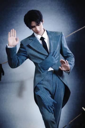 黄俊捷单边挑眉 每次看到黄俊捷单边挑眉，心里都在默默感叹：这颜值，这气质，太完美