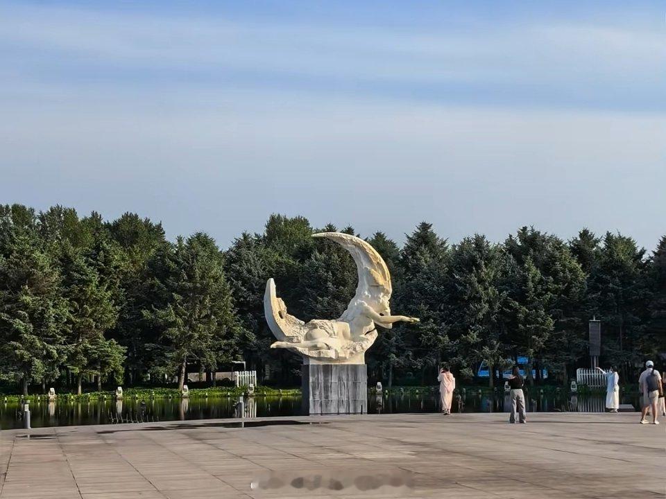 继续捐步做公益，今天晚上有点小微风，挺凉爽的，希望明天能下点小雨吧！我的日常pl