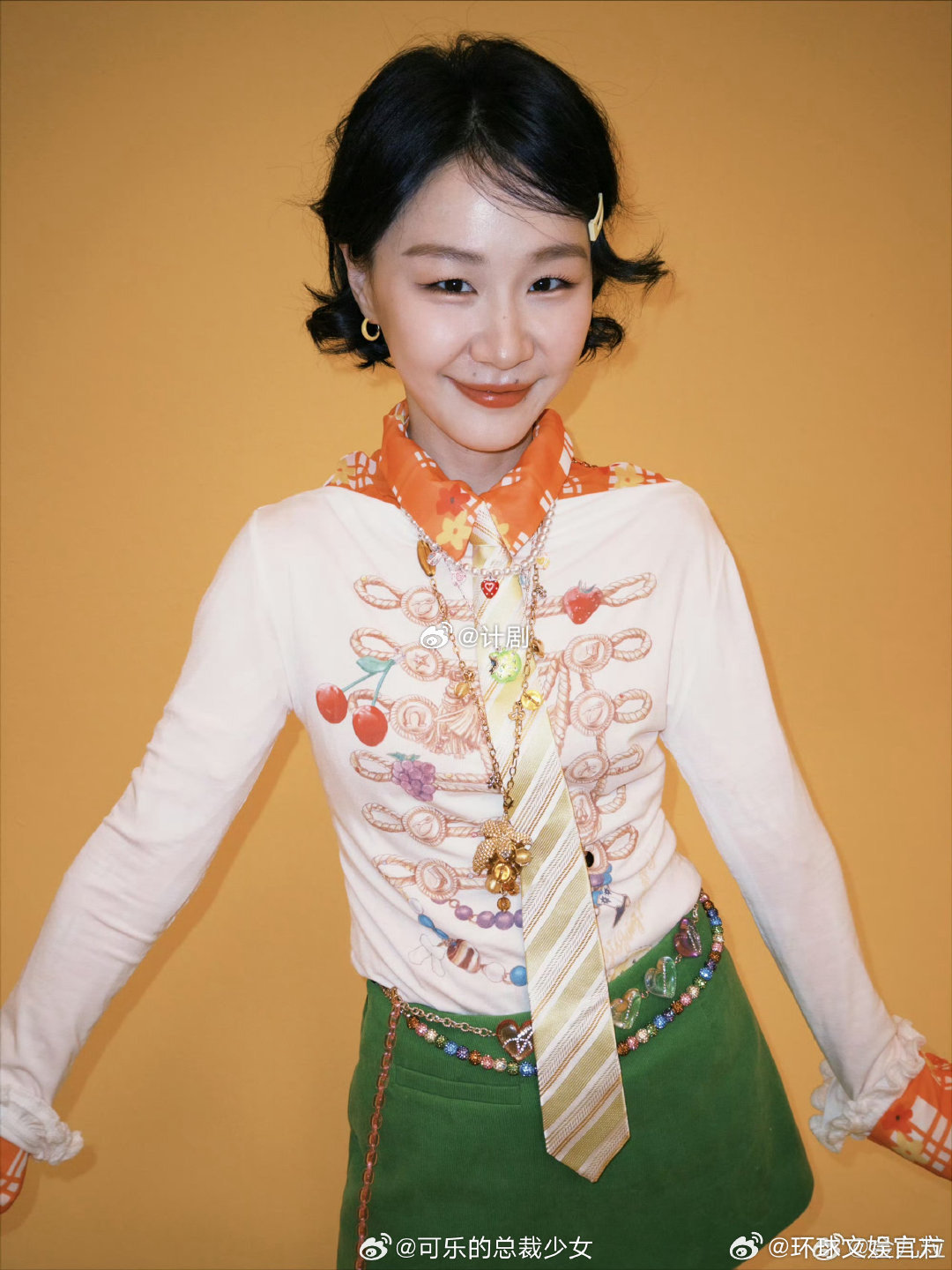 金靖说胖六斤结果瘦成小金粒 她那种软软小小的状态太招人疼了，像一颗会发光的小金粒